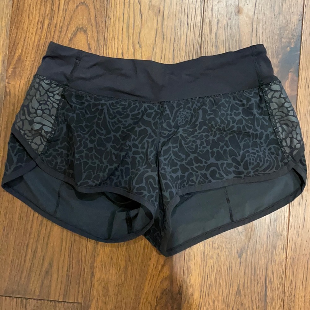 Lululemon speed up short Sz 4